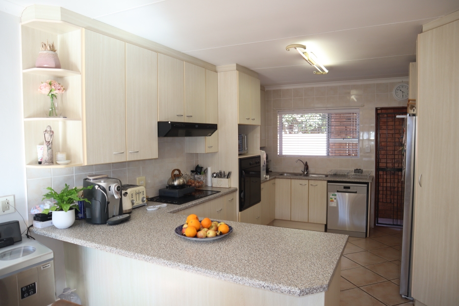 3 Bedroom Property for Sale in Wavecrest Eastern Cape